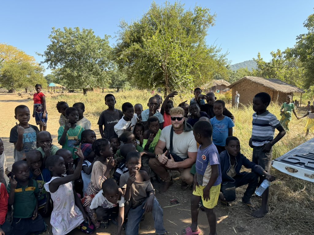 Jonathan tweet media