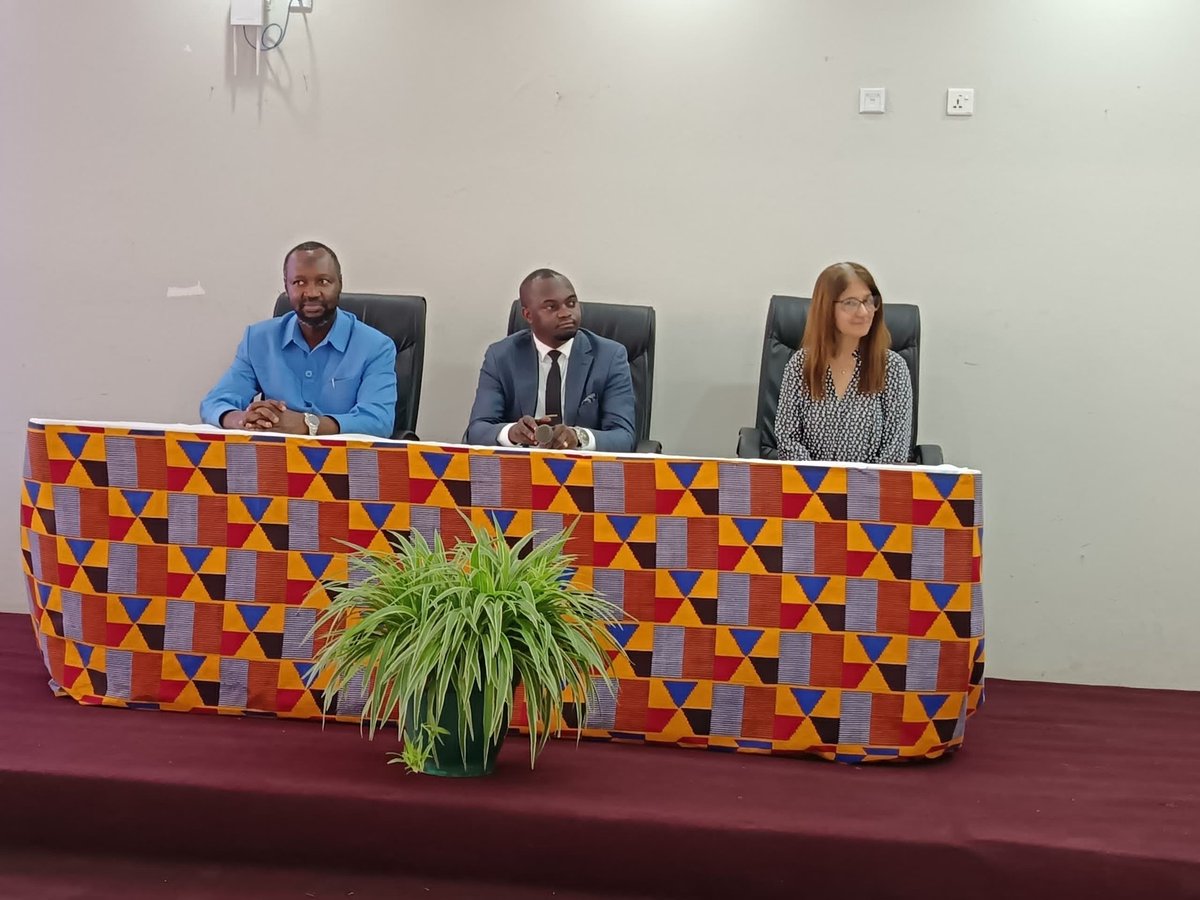 msp_burundi's tweet photo. Le @mspls_bdi via son Centre (#COUSP) tient un atelier d'élaboration du plan stratégique du COUSP. Au cours de cet atelier a été analysé les   forces, faiblesses, opportunités et menaces (#FFOM) afin d'orienter les priorités d'action pour un renforcement institutionnel #durable. https://t.co/NnQYBV6I9x