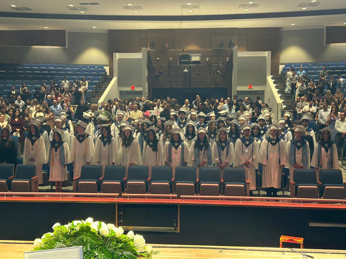 SuptDotres's tweet image. Hats off to the exceptional #Classof2025 from Academy for Advanced Academics! Your hard work has certainly earned this special day. Wishing you boundless success as you step confidently into the future. #MDCPSGrad #Alumni305 #YourBestChoiceMDCPS