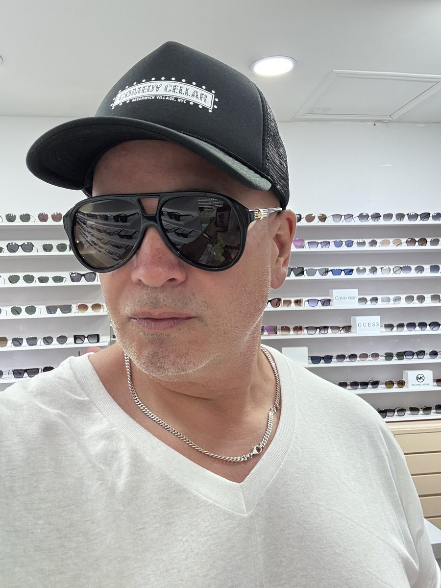 The sunglasses… <a href="/robertkelly/">Robert Kelly</a>