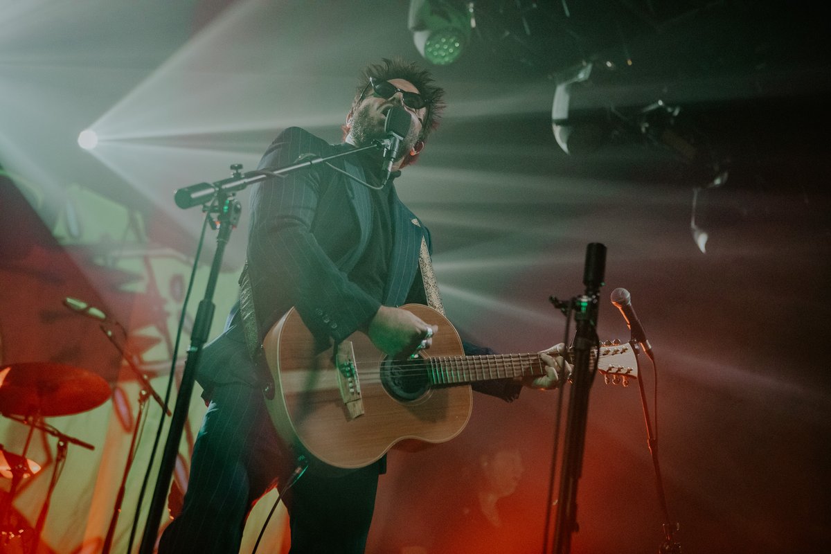 [gallery] <a href="/dopelemonmusic/">dope lemon</a> was hypnotic <a href="/thevanburenphx/">The Van Buren</a> last week for the AZ stop of his Golden Wolf Tour! We've got all the photos from a mellow evening: tinyurl.com/3crwfstt