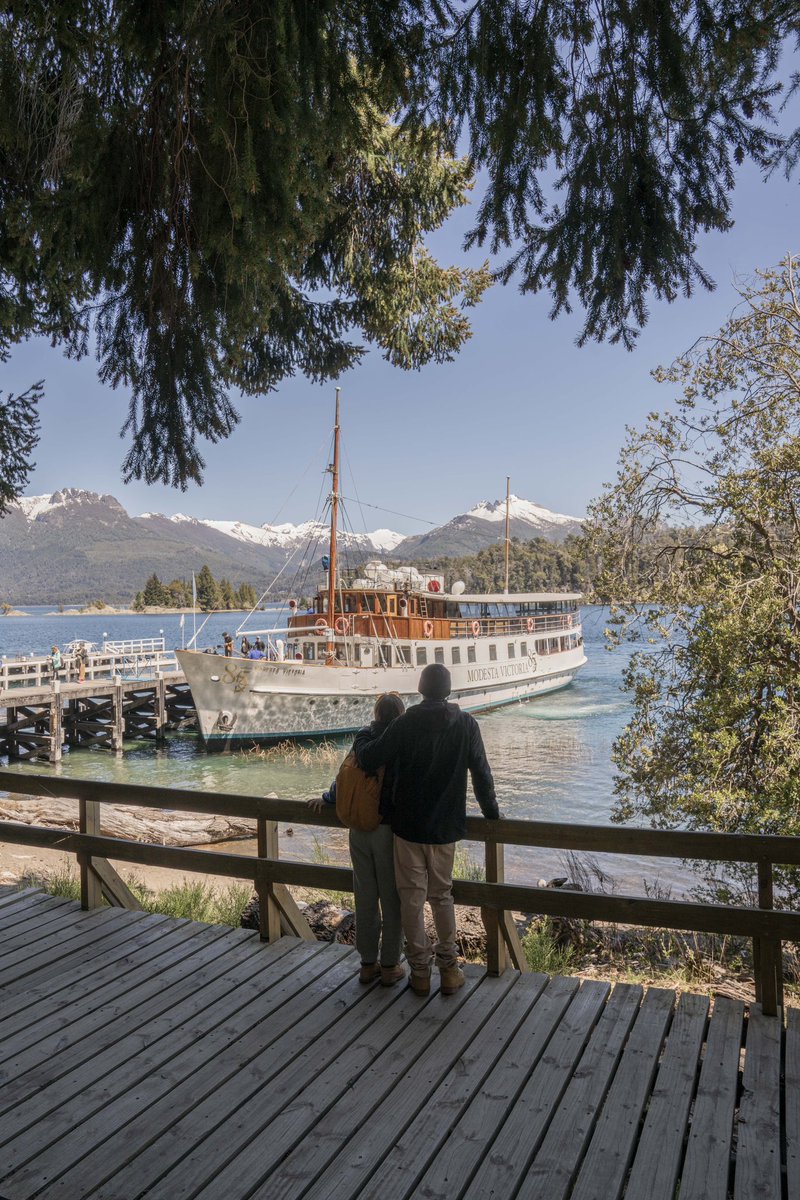 ¿Vamos a dar un paseo, mirando las montañas nevadas? Bariloche enamora, todo el año. 😍

#Bariloche #Patagonia #Argentina