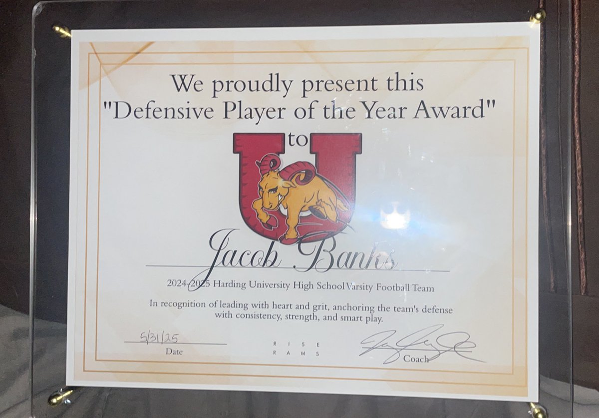 Jacob Banks (@jkaxi58803) on Twitter photo I am truly blessed to receive defensive player of the year for Harding university high school๐ด๐ก๐ also shoutout to <a href="/CoachHamJr13/">Terence Cunningham Jr., BS, MS</a> โฅ๏ธ๐ช๐ฟ#AthleticClub #work #football #d1 #dream I am truly blessed to receive defensive player of the year for Harding university high school๐ด๐ก๐ also shoutout to <a href="/CoachHamJr13/">Terence Cunningham Jr., BS, MS</a> โฅ๏ธ๐ช๐ฟ#AthleticClub #work #football #d1 #dream