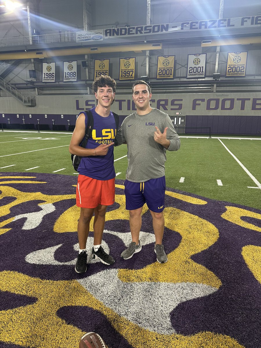j_hossmannlees's tweet image. Had a great day at LSU today. Came 2nd overall on Kickoff and 3rd overall on Punt!
Kickoffs from 35: -4 with 3.9 sec hang in final (longest kickoff -7)
Punt to qualify for final
@Coach_AAnand @CoachRJackson34 @CoachMGiuliani
@8nicknovak @NewGenKicking