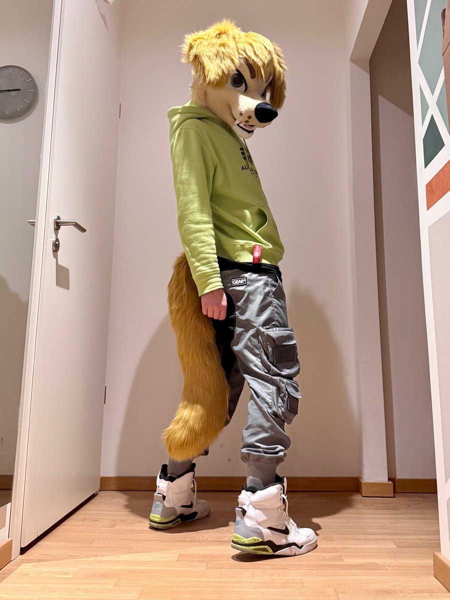 Fezzle 🇪🇺🇩🇪🏳️🌈 (@goldenfezzle) on Twitter photo Today‘s my second birthday. And early Christmas. Everything at once. Thank you soooo much <a href="/MilesFurStudios/">Miles Fur Studios</a>. He turned out a-ma-zing! 🥰🐾 Today‘s my second birthday. And early Christmas. Everything at once. Thank you soooo much <a href="/MilesFurStudios/">Miles Fur Studios</a>. He turned out a-ma-zing! 🥰🐾