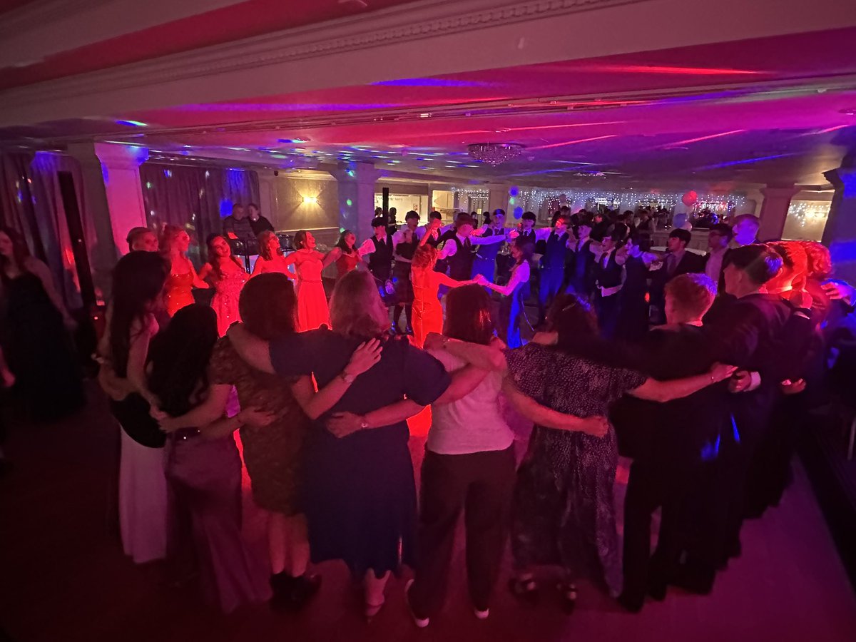 And so the class of 2025 bring their Prom to an end.  Thank you for everything S6.  It’s been a blast 🎉 #stayintouch #dreambig 🥰🥰🥰