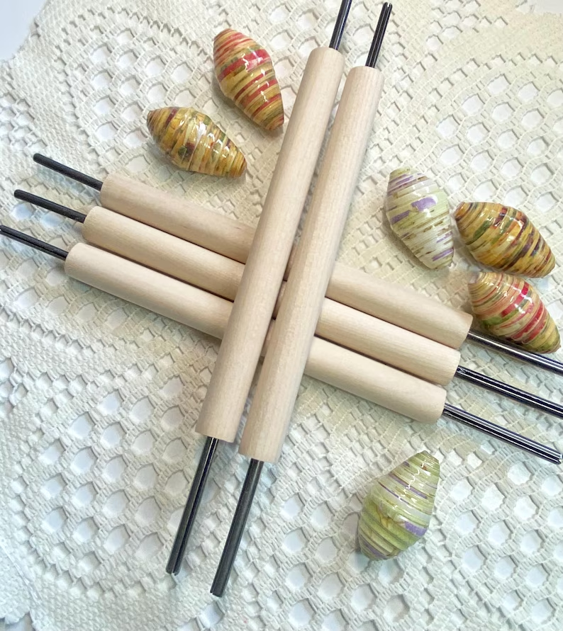 paperbeadboutiq's tweet photo. Paper Bead Rolling Tool, Bead Making Tool, Paper Bead Roller, *You receive One Tool* https://t.co/L47GlBmQDo via @Etsy #paperbeadtool #paperbeadroller #beadmakingtool #paperbeads https://t.co/OcdmUDUQS7