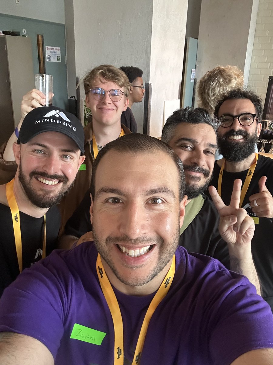 Twitchcon EU is over :( was so nice to see all these great people!! <a href="/Combatglue/">Samir | Combatglue</a> <a href="/operagxofficial/">Opera GX</a> <a href="/MindsEyeGame/">MindsEye</a> #TwitchConEU #Twitchcon