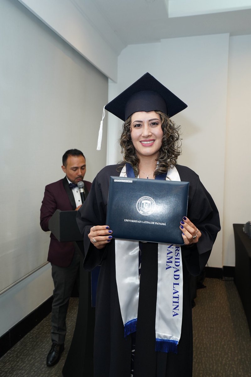 Celebramos un momento histórico, la graduación de la primera cohorte internacional de la Maestría en Docencia Superior en Quito, Ecuador. Un programa académico del Centro de Estudios de Posgrado de la Universidad Latina de Panamá, en alianza con la Fundación Educación Multicolor.