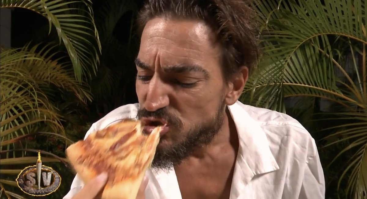 Y esto que se zampó Damián que pasa se lo sacáis del estómago? No es justo que él vuelva ahora, lleva una ventaja increíble con lo que ha comido en estos 2 días #TierraDeNadie13