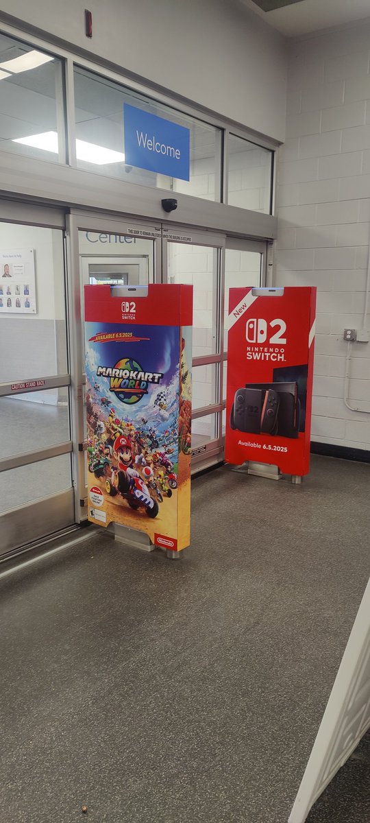 THEYRE MKAING A SECOND NINTENDO SWITCH????