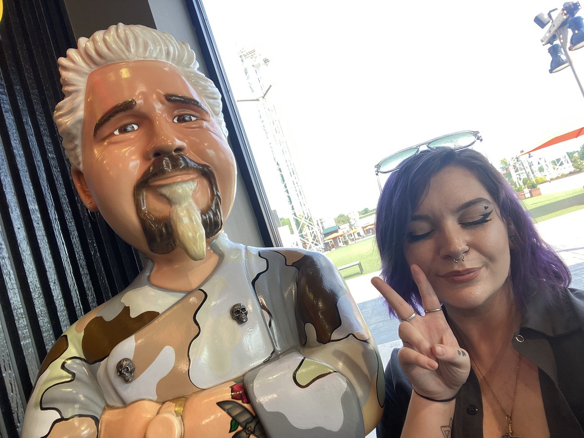 haleshorrors's tweet photo. Pride Month means going to Guy Fieri’s Flavortown and winning a gay hedgehog at the arcade in the middle of a red state https://t.co/IRyRv4BGWj