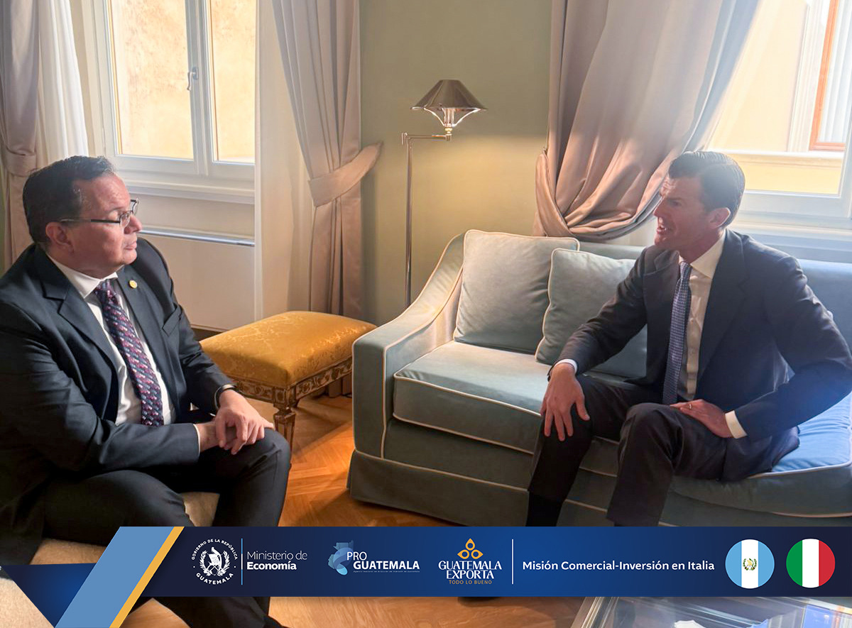 Ministerio Economía (@minecogt) on Twitter photo En un encuentro con el Subsecretario de <a href="/GiorgioSilli/">Giorgio Silli</a> , en el marco de la misión comercial a Italia, se dialogó sobre oportunidades de comercio e inversión en Guatemala, así como posibles colaboraciones. En un encuentro con el Subsecretario de <a href="/GiorgioSilli/">Giorgio Silli</a> , en el marco de la misión comercial a Italia, se dialogó sobre oportunidades de comercio e inversión en Guatemala, así como posibles colaboraciones.