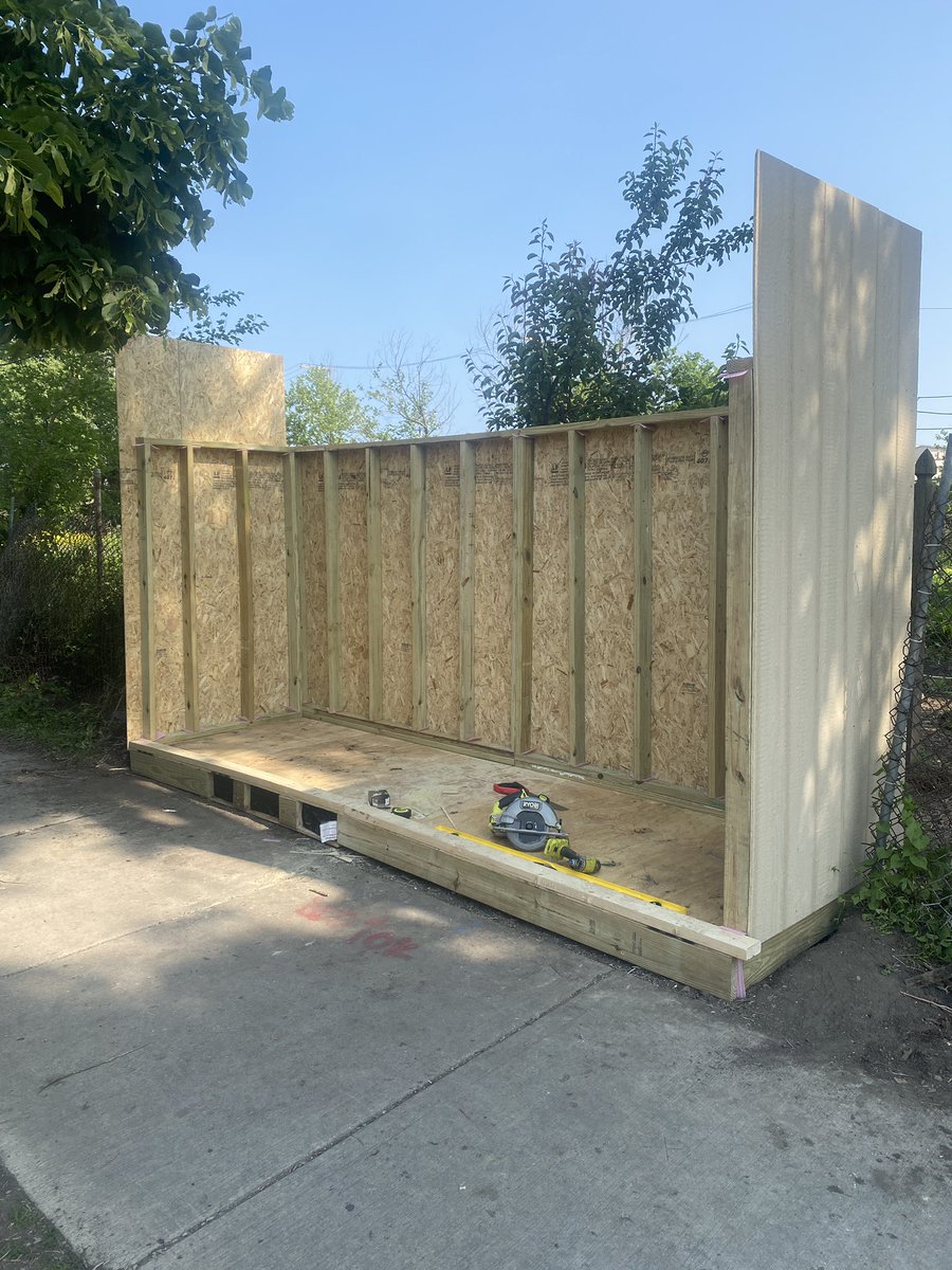 Keyante_H_'s tweet photo. We’re building a SOLAR POWERED COMMUNITY REFRIGERATOR station in Humboldt Park. Debuting this Saturday June 7th at 2p! Come see it in person 🙌🏾 Excited to share the final results with y’all. https://t.co/yEdUIRWHgz