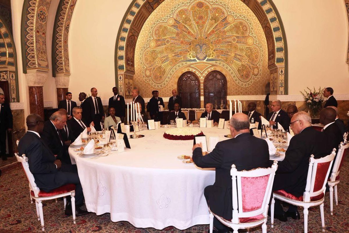 🔴رئيس الجمهورية السيد عبد المجيد تبون يقيم مأدبة عشاء على شرف الرئيس الرواندي بول كاغامي والوفد المرافق له بمناسبة الزيارة الرسمية التي يؤديها إلى الجزائر..