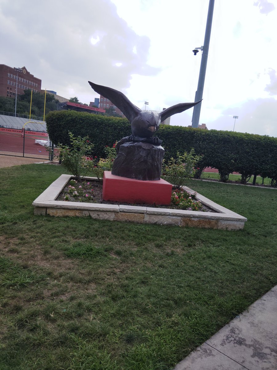 Xzavier Young *LB 2026 (@xzaiy15) on Twitter photo ๐ San Antonio, Tx 
<a href="/UIWFootball/">UIW Football</a> 
#clockin ๐ San Antonio, Tx 
<a href="/UIWFootball/">UIW Football</a> 
#clockin