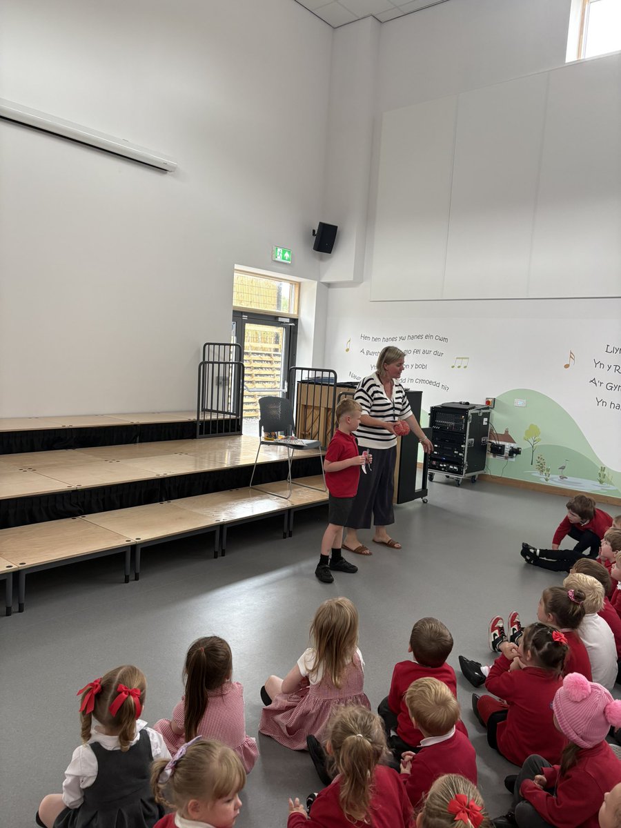 yggllynyforwyn's tweet image. Wythnos Lles YGG Llyn y Forwyn - Gwasanaeth Ymennydd Ysblennydd Cam Cynnydd 1 a 2 #4diben #lles #wythnosiechydmeddwl #MentalHealthAwarenessWeek #MentalHealthMatters #MentalHealthAwarenessMonth