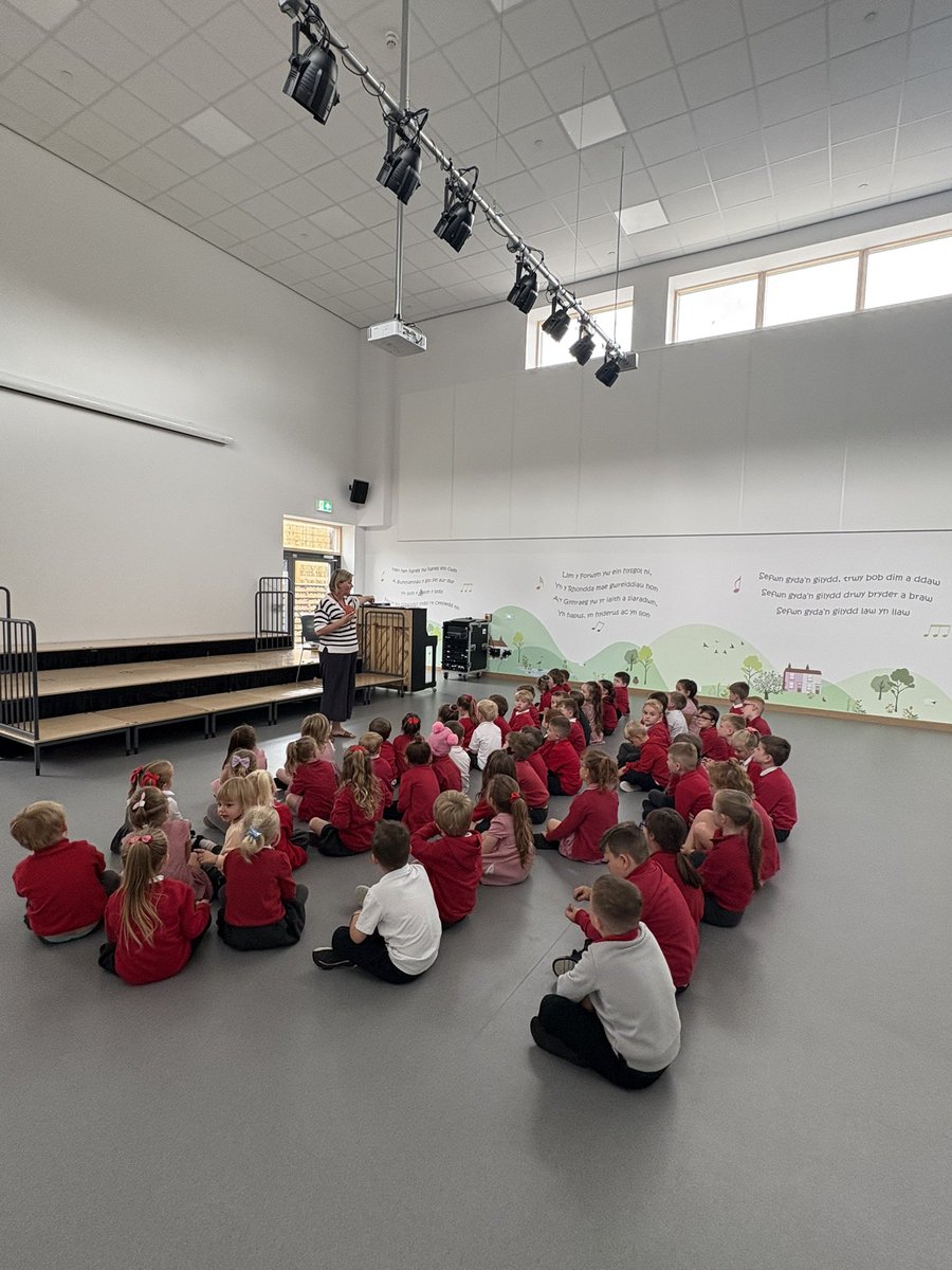 yggllynyforwyn's tweet image. Wythnos Lles YGG Llyn y Forwyn - Gwasanaeth Ymennydd Ysblennydd Cam Cynnydd 1 a 2 #4diben #lles #wythnosiechydmeddwl #MentalHealthAwarenessWeek #MentalHealthMatters #MentalHealthAwarenessMonth