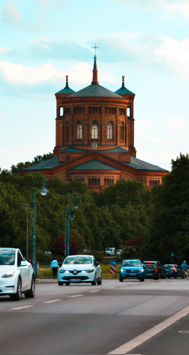 IguessAlan's tweet image. Only sunny day of the week according to the weather forecast so might as well make use of the late sunsets in late spring

#googlepixel #Pixel_8_Pro