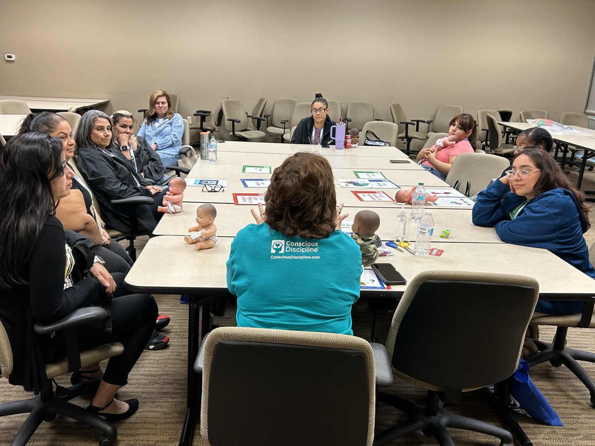 azhead_start's tweet image. 📣 Shoutout to the City of Phoenix Head Start Birth to Five Program!🌟They’re hosting a week-long Conscious Discipline Academy, empowering teachers to build stronger connections and more nurturing classrooms for our youngest learners.💛Way to lead with heart and intention!