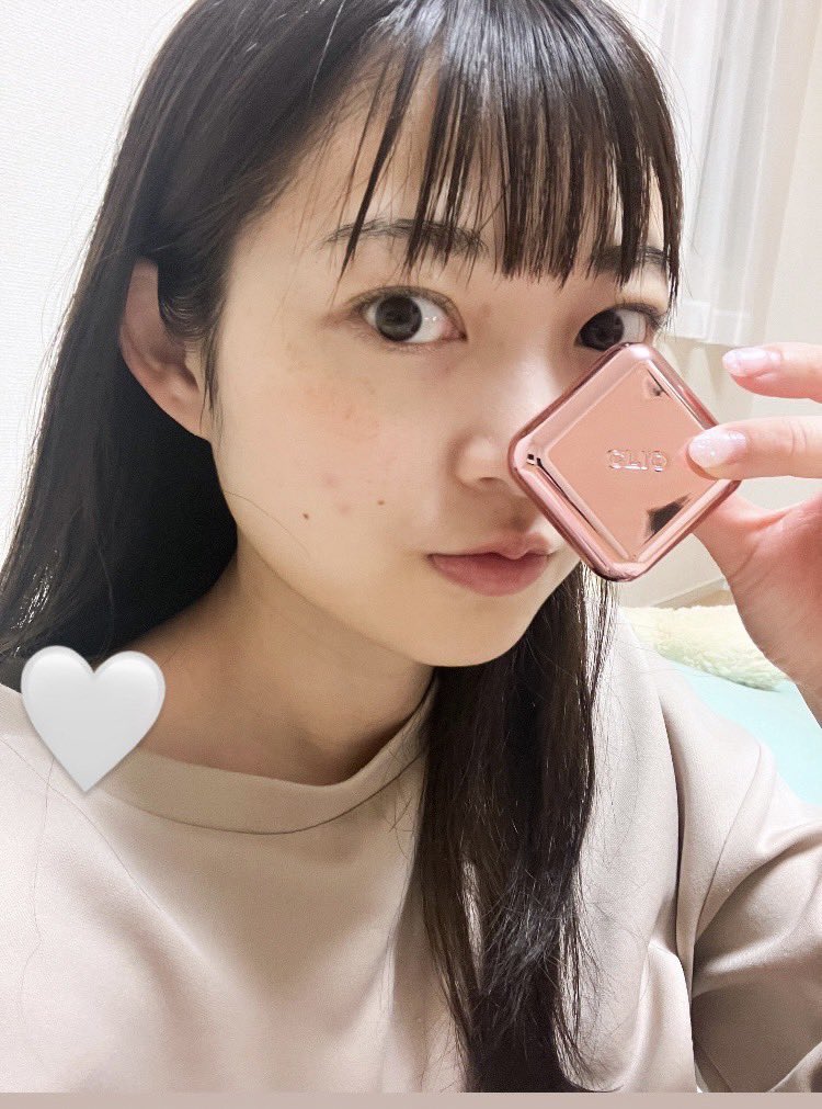 CLIO（クリオ）のエッセンシャルリップチークタップ👄
カラーは01ピーチフラッシュ、02ハニーブラッシュ、03ロージーブロー、07アプリコットブリーズ、08バブリープラム🩷

皆これを咥えながらメイクしてて気になってたリップチーク💄
新作が2色出たみたい！！