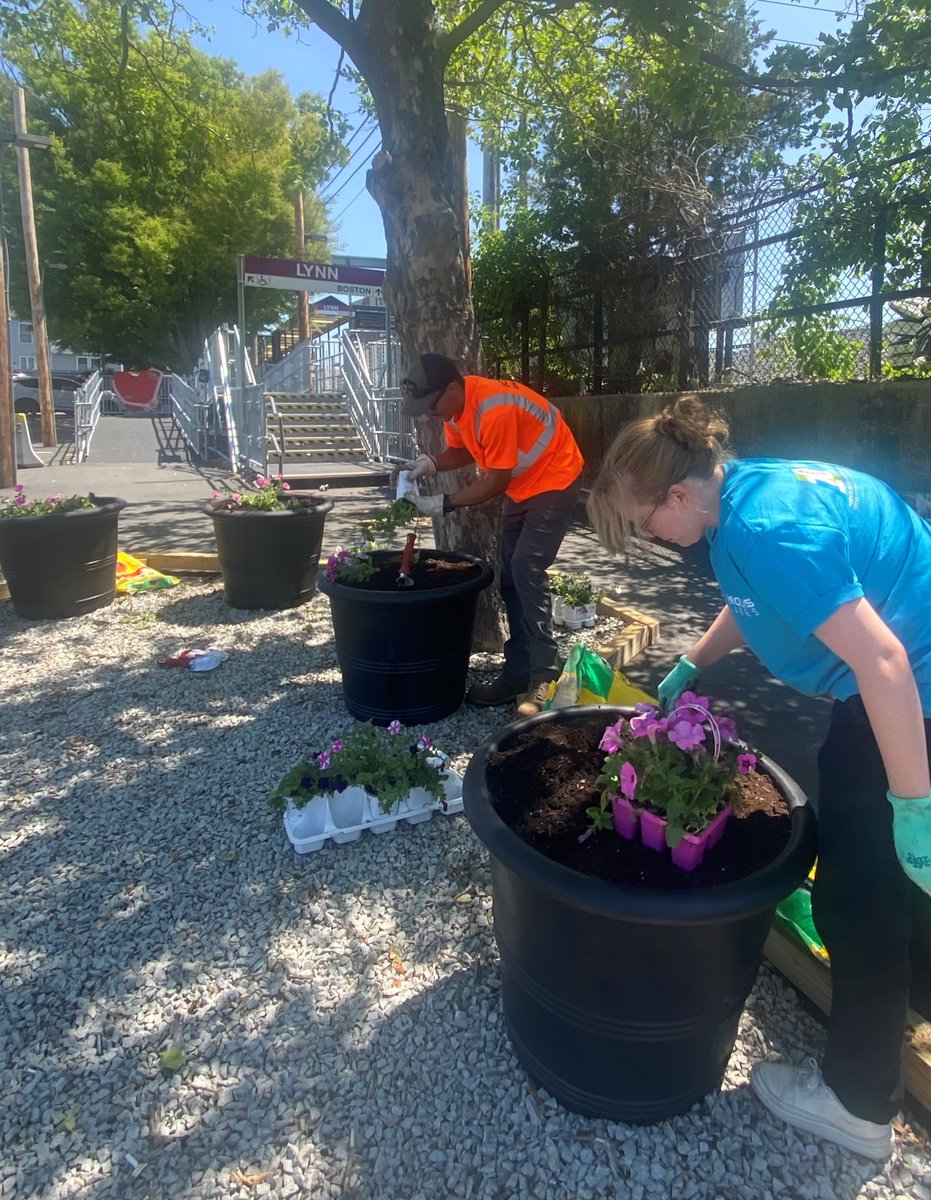 Keolis Boston (@keolisboston) on Twitter photo It was a beautiful day to visit Lynn Interim Station to plant flowers and deliver spring <a href="/MBTA_CR/">MBTA Commuter Rail</a> schedules and rider’s guides to the Lynn Council on Aging Senior Center. During #KeolisWayWeek we highlight our continued commitment to our people, passengers, planet and partners. It was a beautiful day to visit Lynn Interim Station to plant flowers and deliver spring <a href="/MBTA_CR/">MBTA Commuter Rail</a> schedules and rider’s guides to the Lynn Council on Aging Senior Center. During #KeolisWayWeek we highlight our continued commitment to our people, passengers, planet and partners.