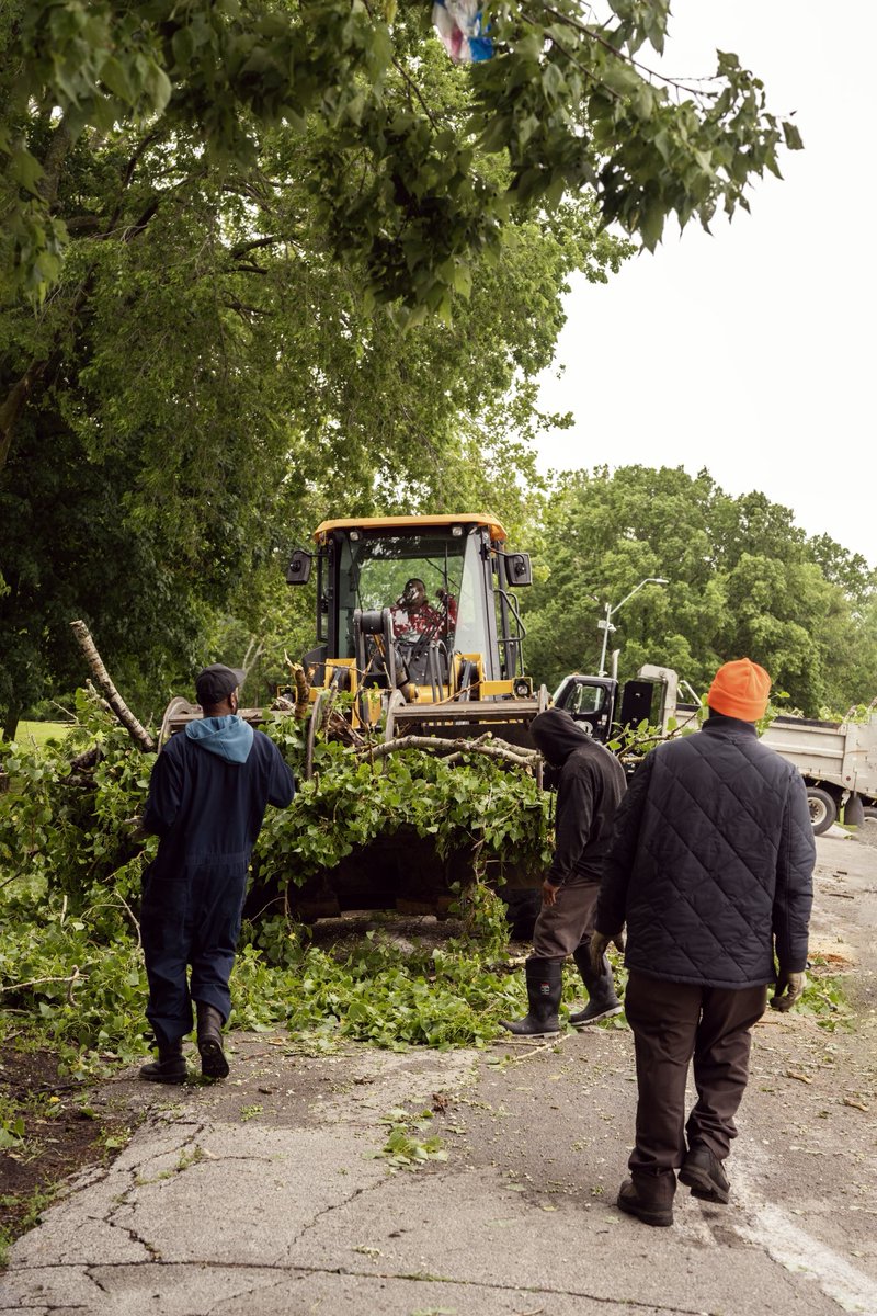 Following this afternoon’s storms, our crews are assessing damage and clearing debris. While conditions are improving, this remains an evolving situation.
For safety tips, reporting info, and facility impact: kcmo.gov/news