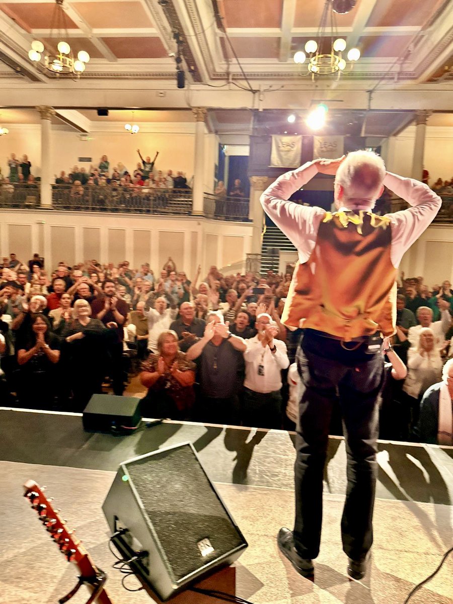 Thank you, Folkestone, for raising the roof. 

Tomorrow is the final stop before our summer break. Yeovil Westlands, are you ready? 

UK autumn leg, Denmark, Norway and Ireland tickets: francisrossi.com/tour

#FrancisRossi #StatusQuo #UKTour #Denmark #Norway #Ireland #yeovil