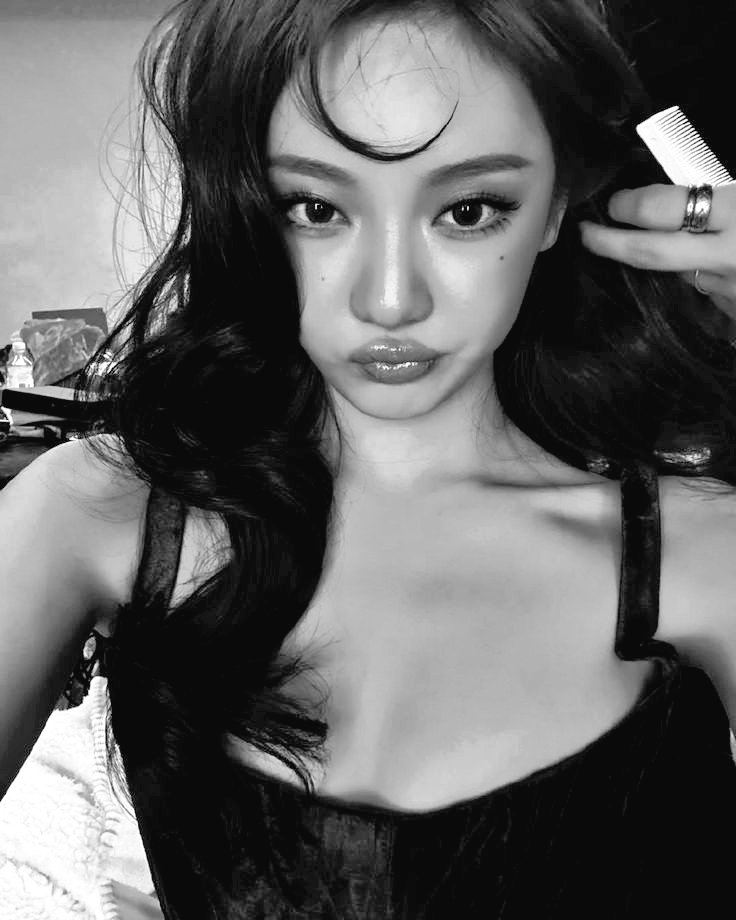 fleuretcafe's tweet photo. ㅤㅤ

  Face card.             ㅤ ㅤ   ㅤ     Body card.
ㅤ https://t.co/J5vIUHMRef