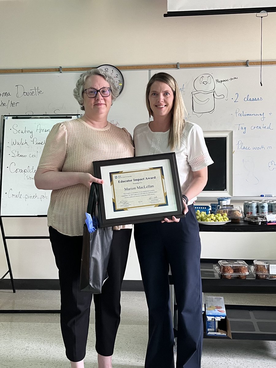 Congratulations to Dalbrae teacher Marion MacLellan who received an SRCE Educator Impact award! Thank you for all you do 📚