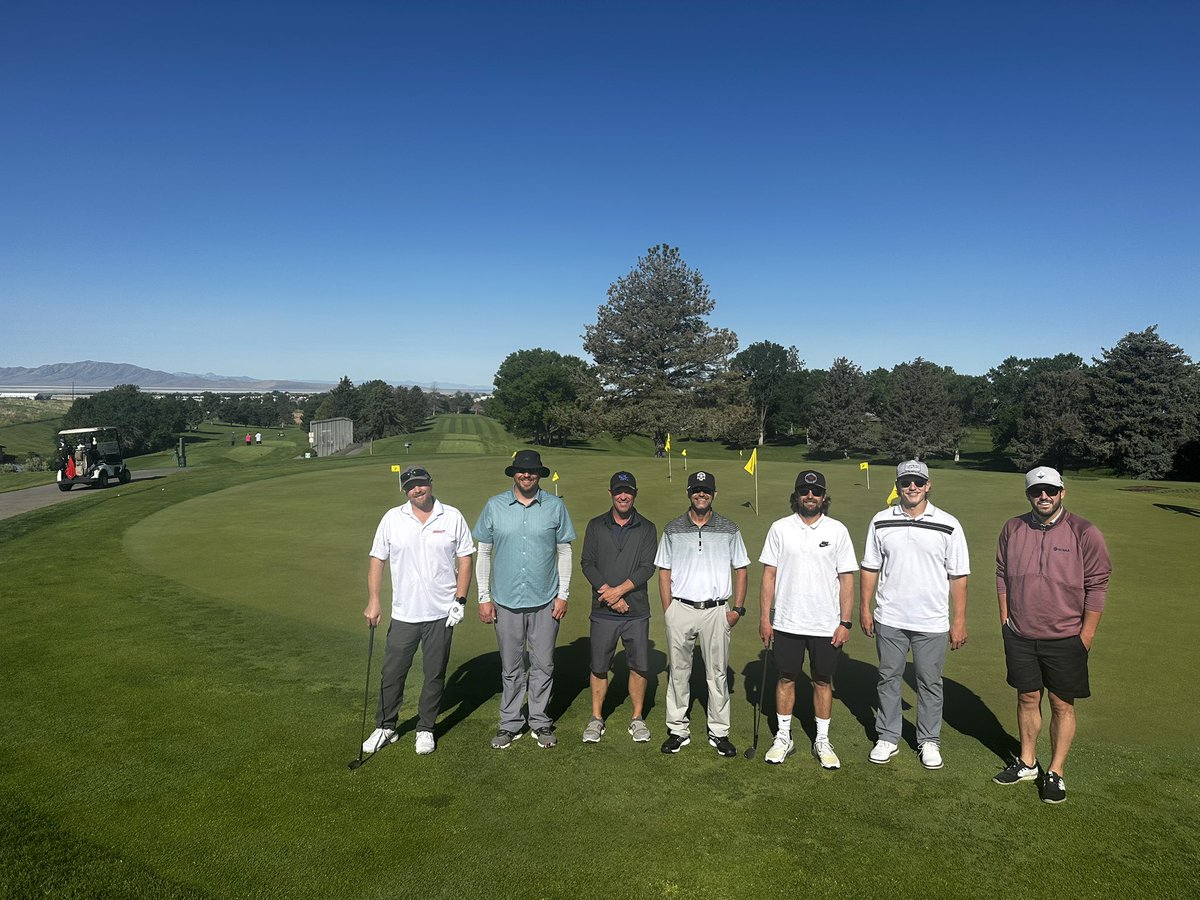 UtahGCSA's tweet image. Assistant Superintendent meeting today at @hubbard_golf, thanks to Jeff Tracy for speaking on his experience in both the assistant and superintendent roles and to @milehighturf for sponsoring lunch today! #gcsaa #utahgcsa