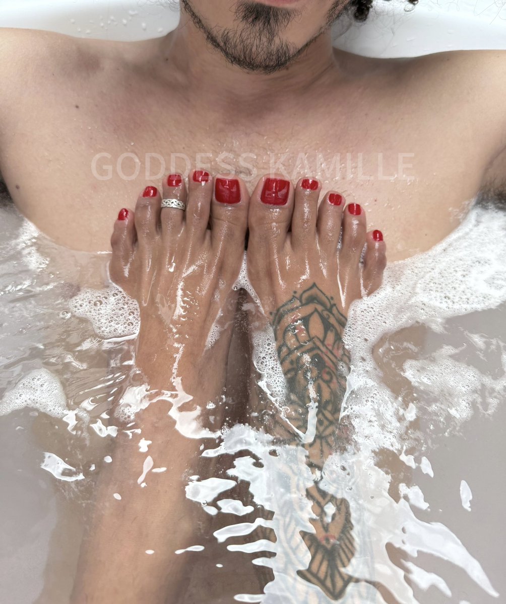 GIANTESSKAMILLE's tweet photo. This human object of mine swallowed everything the way I like it! I even stuck more in until I choked and it touched the uvula! 👅😈Esse meu objeto humano engoli tudo do jeito que eu gosto ! Ainda enfiei mais ate engasgar e encostar na uvula ! 👅😈
#feet #podo #pes #fetish #slave https://t.co/IbPqjA2crr