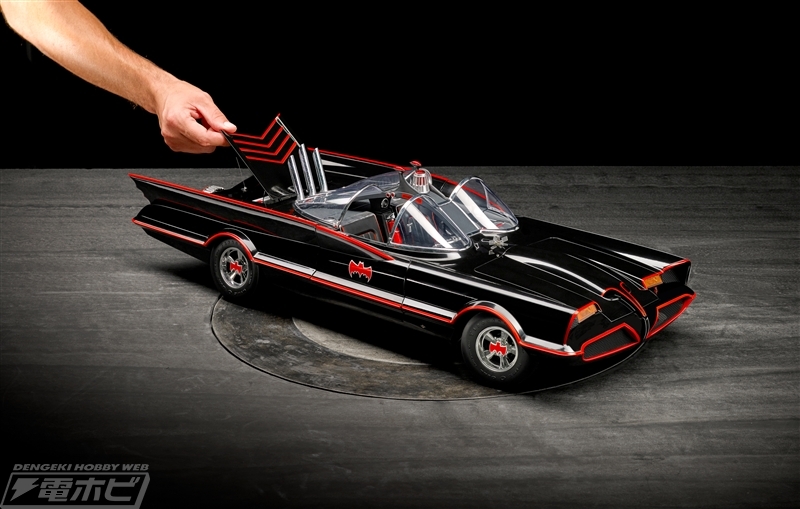 昨日の話題】『#バットマン』初代実写TVシリーズに登場する名車を 昨日の話題】『#バットマン』初代実写TVシリーズに登場する名車を