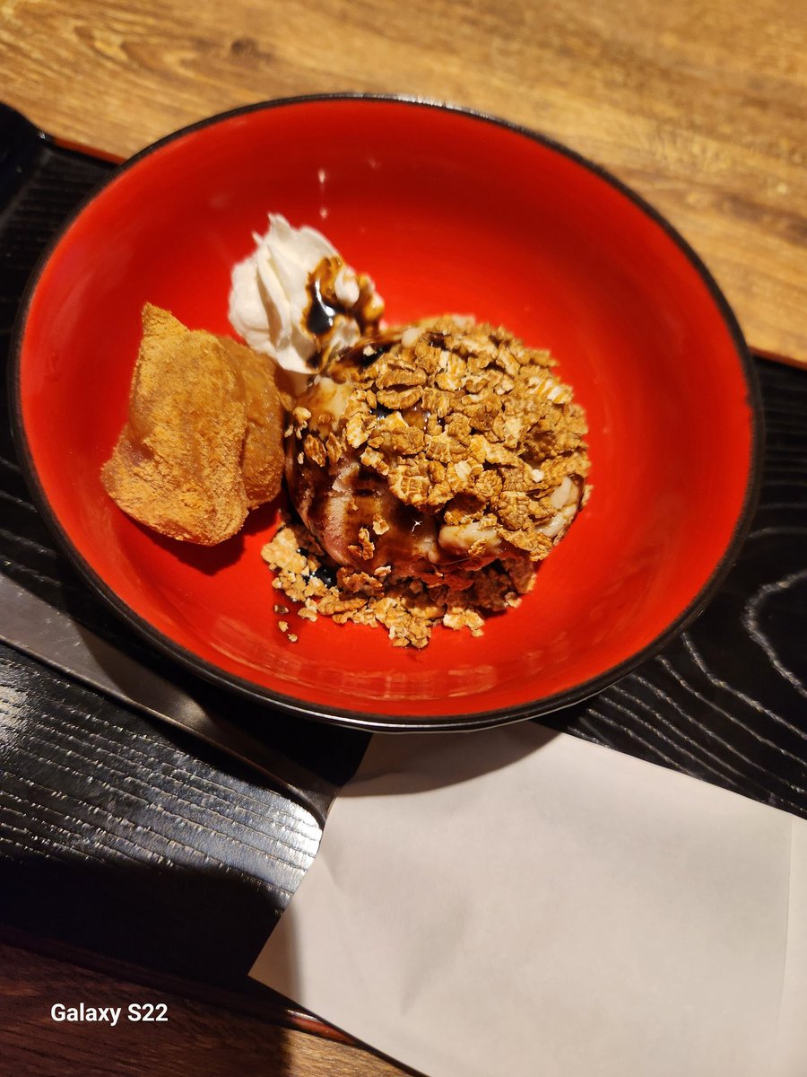 昨日大戸屋行ってきたぁ(ृᵒ̴̶̷᷄⌑ ᵒ̴̶̷᷅ ृ   )ु
期間限定の鶏もも肉と筍の麦みそ漬け炭火焼きを頼んだんだけど、すんごい美味しかった､､､😵‍💫
舌が大人になってから和食楽しんでる🙌🏻
デザートの大戸屋アイスもすんごい美味しかった｡ﾟ(ﾟ`ω´ﾟ)ﾟ｡