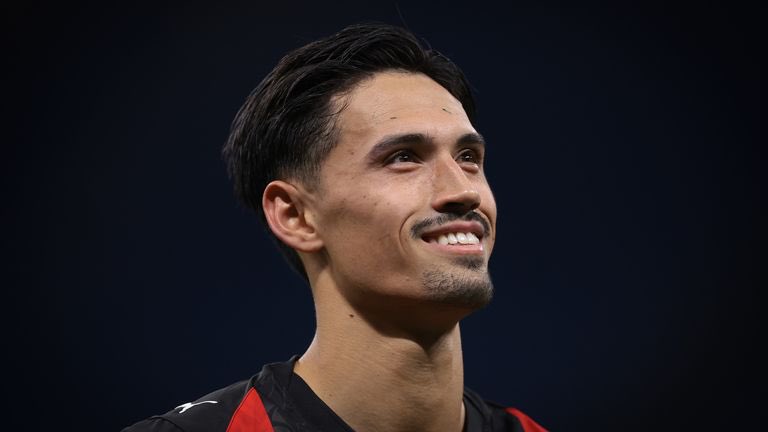 🚨💣 BREAKING : <a href="/ManCity/">Manchester City</a> et l'AC Milan finalisent un accord pour Tijjani Reijnders qui vaudra environ 70 millions d'euros.

[via <a href="/86_longo/">Daniele Longo</a>]