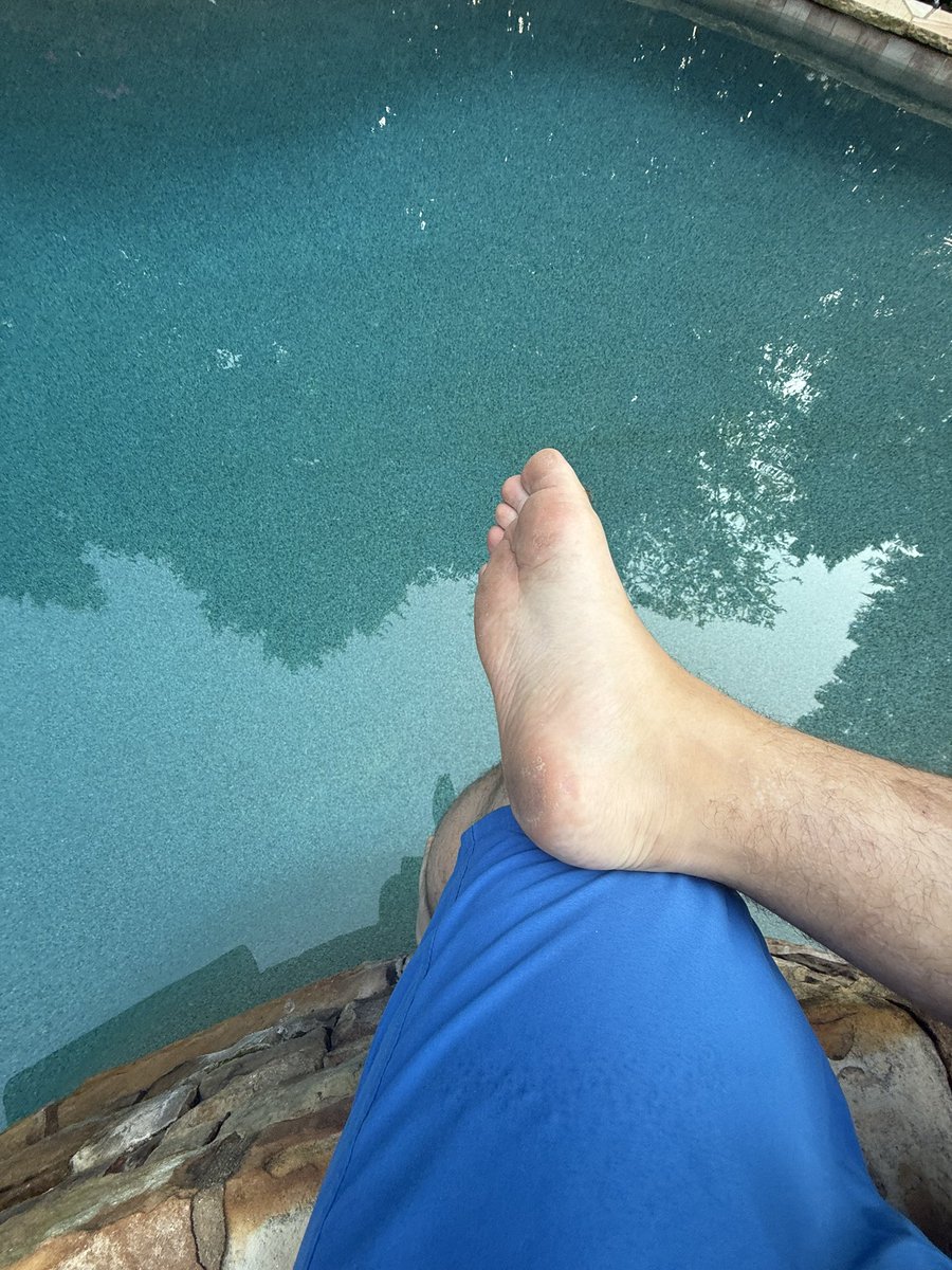 FindomFade's tweet photo. God I love being rich~ https://t.co/ig6L2OHrBV