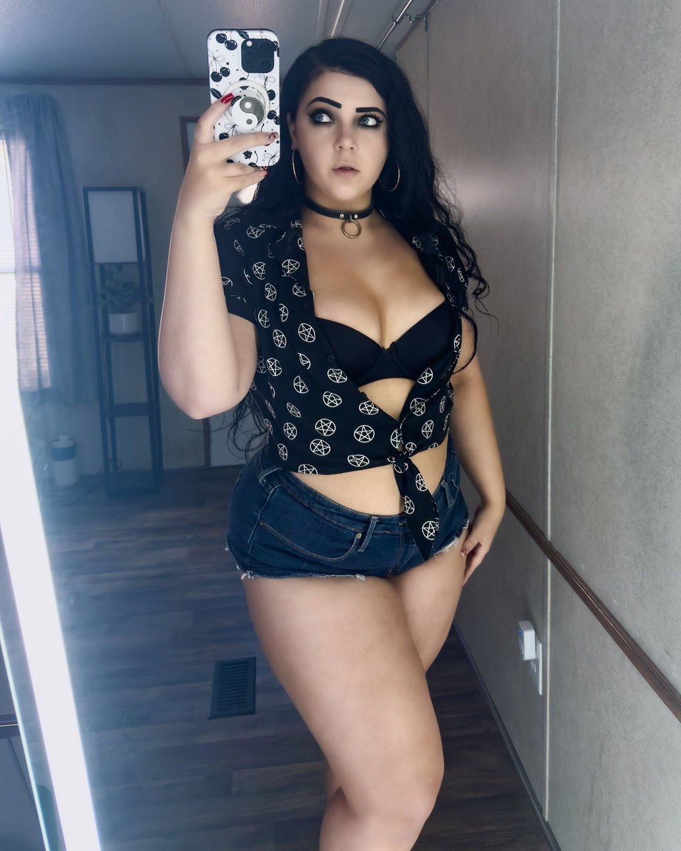 Good at being bad, bad at being good. #altgirl #spookybabe #gothicstyle #goth #emo