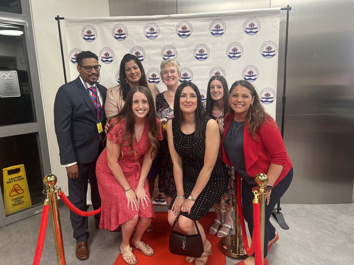MsHernandezPCSD's tweet image. ❤️💙Congratulations to all of the Peekskill CSD tenure recipients and retirees! We are so proud of you! ❤️💙