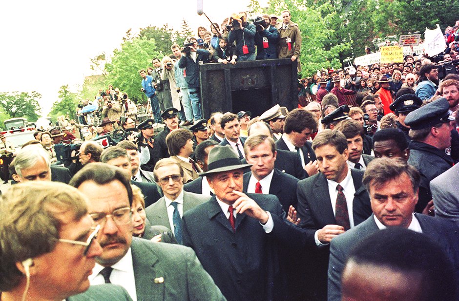 Image for the Tweet beginning: #OnThisDay June 3 1990: Amid