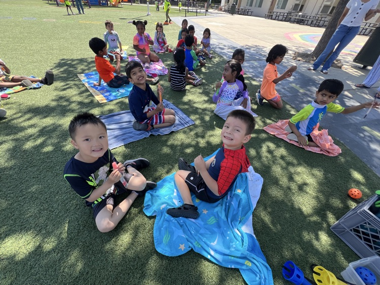 JulieCroy11's tweet image. TK bubbles, chalk and water play day💜💛#lvpride #weareBUSD