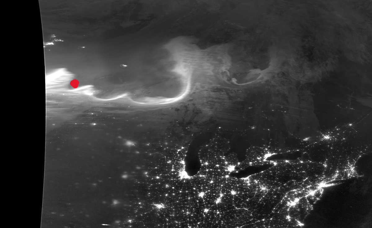LachDonna's tweet photo. @UWCIMSS   NOAA20 Satellite photo taken at 0721 June 3 vs. my photo taken at the same time facing east.  My location is marked inside the west omega band.  Satellite image shows the wildfires burning north of me in Manitoba.
#wildfire 
#Auroraborealis https://t.co/vzhKkKgpdr