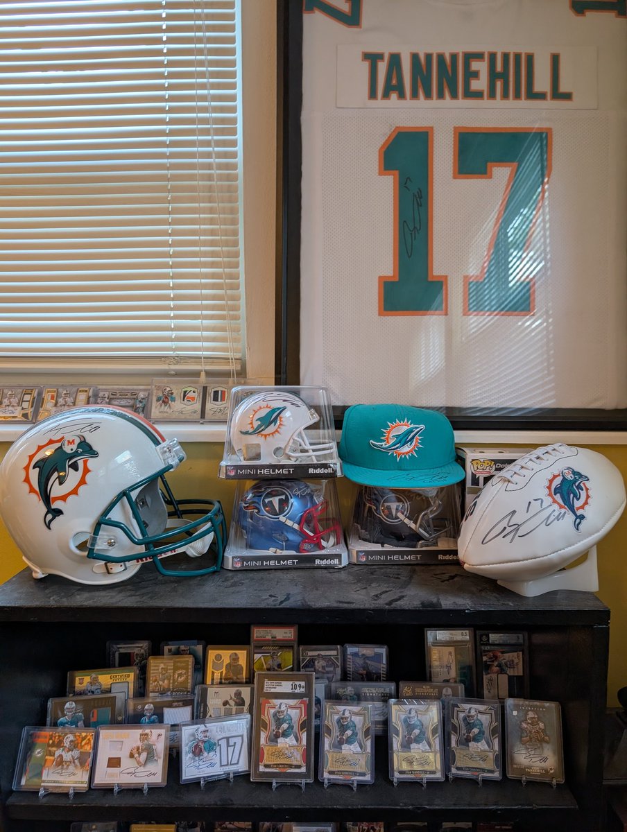 10 new Tannehills in the mail today + an autographed hat. Already added the hat to my display. New unique Tannehill count is up to 1,617!