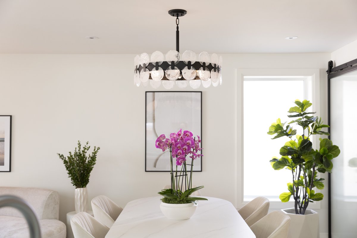 LightsOnline tweet media