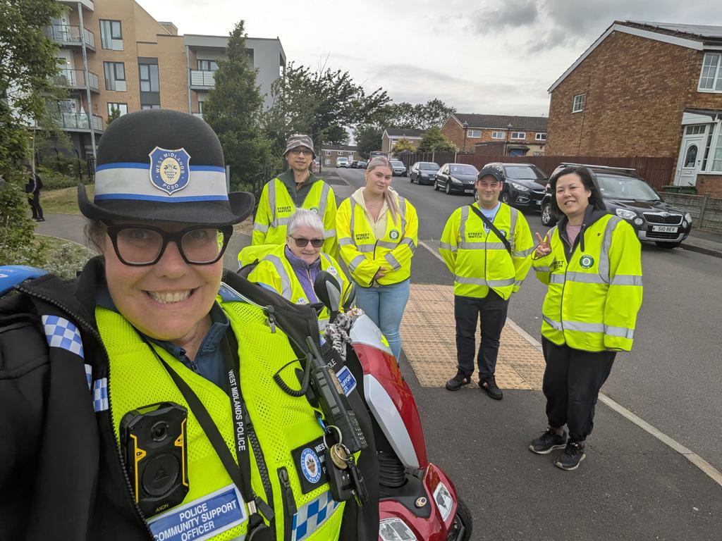 Chelmsley Wood Police (@chelmsleywmp) on Twitter photo Lots of Streetwatch volunteers for a patrol tonight so we split into 2 groups and covered more ground.
<a href="/SolihullPolice/">Solihull Police</a> <a href="/CStreetwatch1/">Chelmsleywood-StreetWatch1</a> <a href="/StreetWatchWM/">StreetWatch West Midlands</a> Lots of Streetwatch volunteers for a patrol tonight so we split into 2 groups and covered more ground.
<a href="/SolihullPolice/">Solihull Police</a> <a href="/CStreetwatch1/">Chelmsleywood-StreetWatch1</a> <a href="/StreetWatchWM/">StreetWatch West Midlands</a>