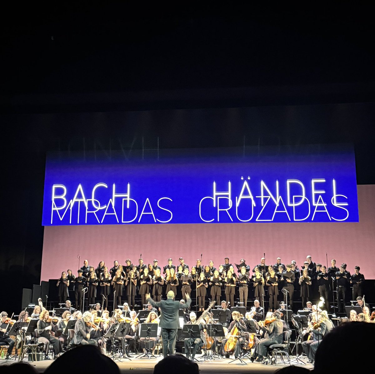 🎶 Muy bien el concierto institucional “Bach y Händel: Miradas cruzadas”, una experiencia cultural única gracias a <a href="/FundlaCaixa/">Fundación ”la Caixa”</a> .
La música también une talento, historia y compromiso. <a href="/MujeresFedepe/">FEDEPE</a> 
#CulturaInstitucional #BachYHändel #LiderazgoConValores