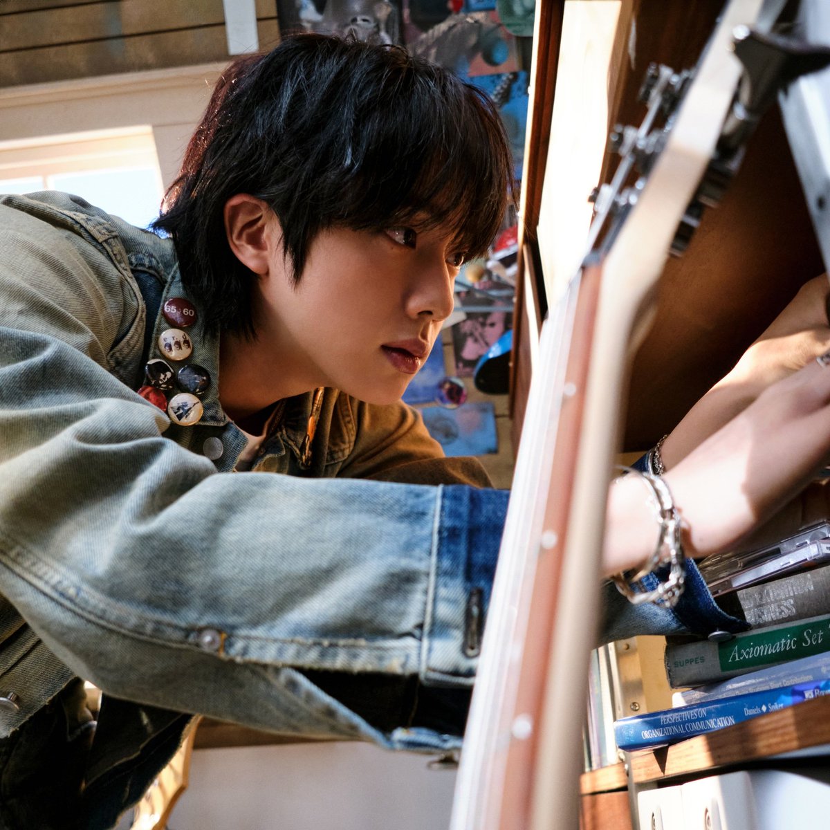 BTS 진 'Echo', 美 '빌보드 200' 2주 연속 차트인…꾸준한 인기 
#BTS #방탄소년단 #진 #Jin #Jin_Echo #미니2집 
#Dont_Say_You_Love_Me #美빌보드200 #iMBC연예 

3일 미국 음악 전문 매체 빌보드가 발표한 최신 차트(6월 7일 자)에 따르면 진의 미니 2집 ‘Echo’는 메인 앨범차트 ‘빌보드 200’