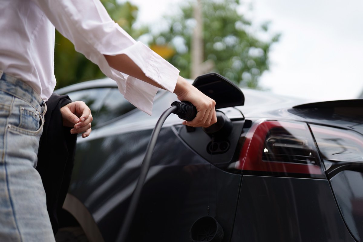 MagicSolarUSA's tweet image. Go solar by month’s end and get a FREE EV charger outlet — limited availability. City rebates may apply when installed by certified pros.

Power your home and your EV.

👉 magicsolar.net

#GoSolar #EVCharger #CleanEnergy