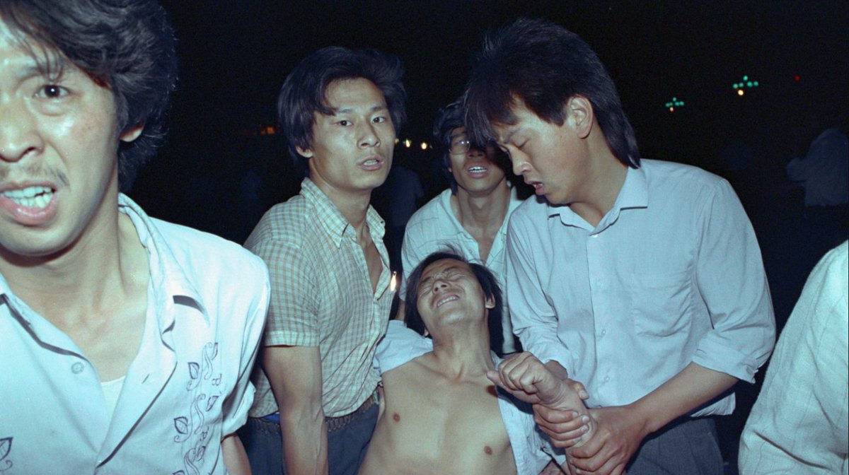 terimakasih0001's tweet photo. 1989年6月4日   天安門広場

私はあの日、中国で自由を求めたすべての勇敢なる人々に敬意を表するとともに、中国共産党と人民解放軍の手によって命を落とした、すべての犠牲者に哀悼の意を表します。

#天安門事件#六四 #6月4日 #5月35日 https://t.co/eYS2xDMbml