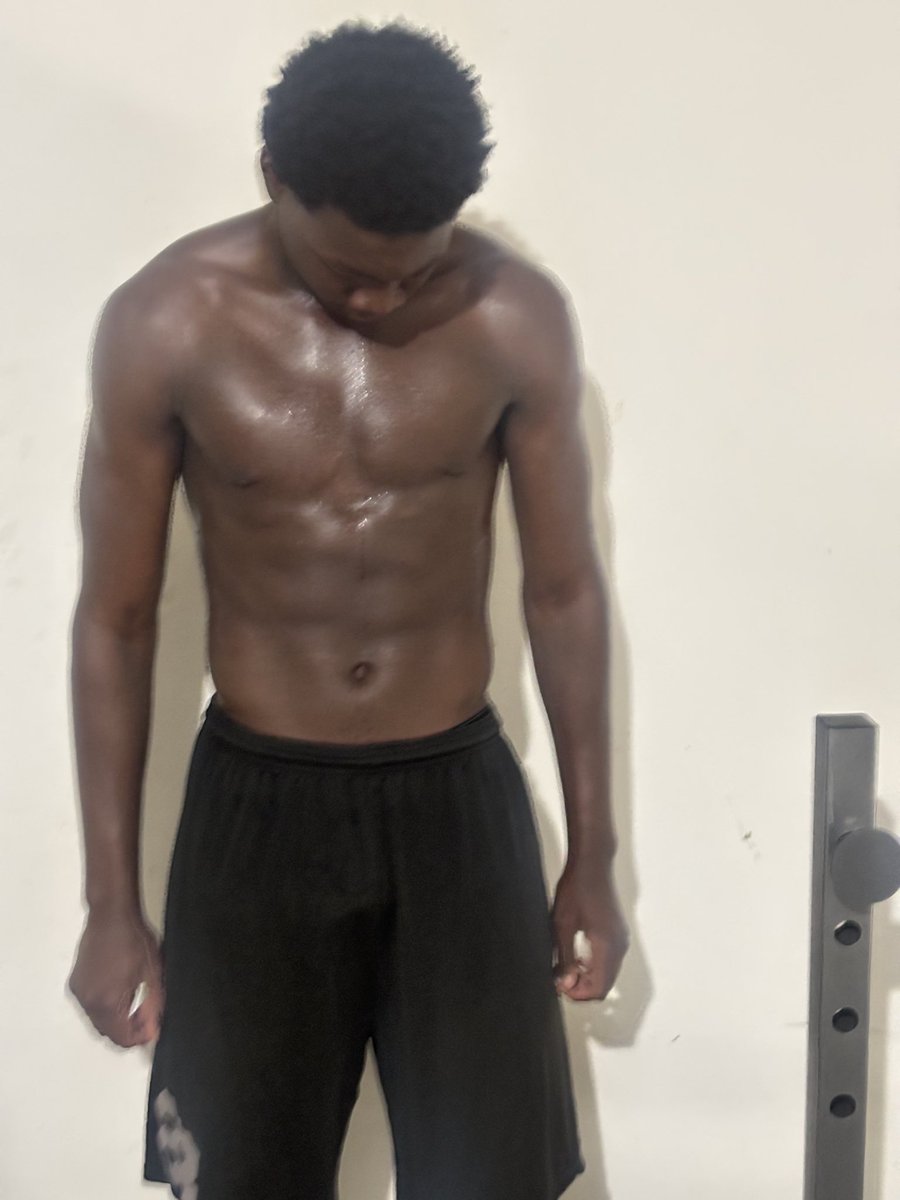 Xavier ”2tall” Porter (@2tallxavier) on Twitter photo Gained 12-15 pounds (184 currently) since i transferred to <a href="/DubCFootball/">West Charlotte Lions Football</a>. It’s different over here.🦁 Gained 12-15 pounds (184 currently) since i transferred to <a href="/DubCFootball/">West Charlotte Lions Football</a>. It’s different over here.🦁