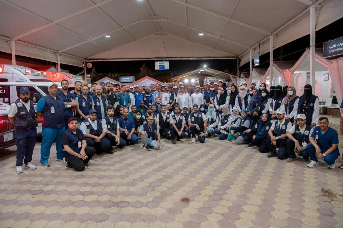 NGHAnews's tweet photo. جانب من زيارة معالي المدير العام التنفيذي للشؤون الصحية بوزارة الحرس الوطني التفقدية لمركز الطوارئ والإجهاد الحراري وضربات الشمس في مشعر عرفات، ومستشفى الطوارئ في مشعر منى التابعين للشؤون الصحية بوزارة الحرس الوطني.

#MNGHA https://t.co/A6hMDOBVwc
